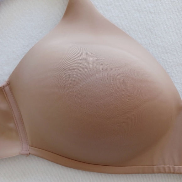 Soma Vanishing Wireless Bra, Size 38D - Picture 4 of 13